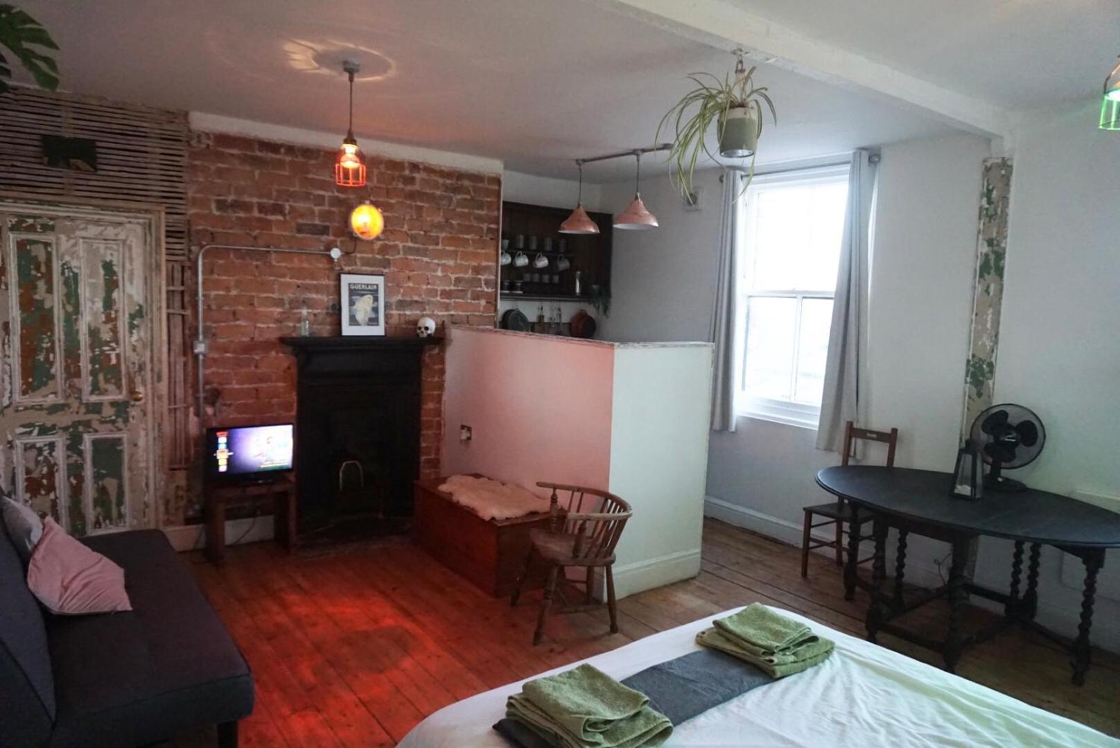 New! Castle View Studio Apartment Scarborough Eksteriør bilde