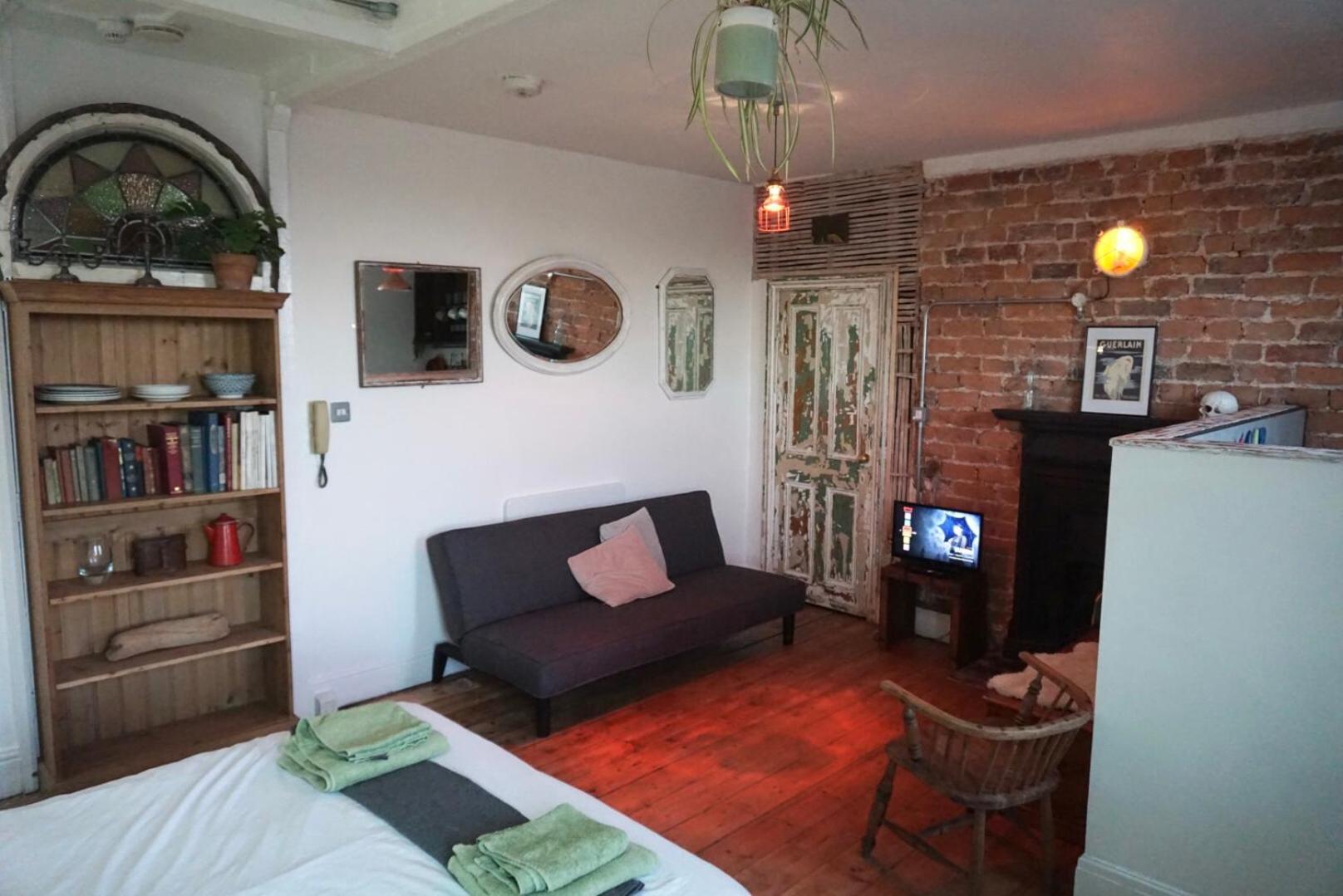 New! Castle View Studio Apartment Scarborough Eksteriør bilde